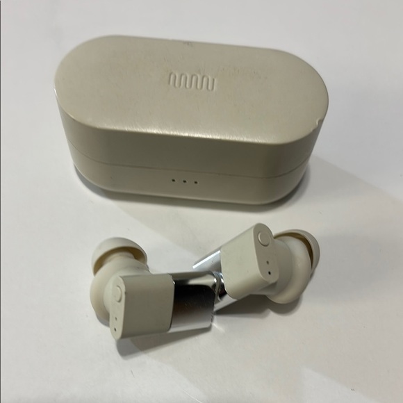 Wireless Earbuds Charging Case - Cream - Picture 3 of 3